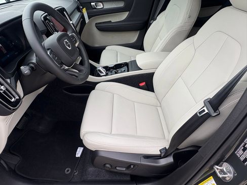 New 2026 Volvo XC40 B5 Plus w/ Protection Package Premier image 18