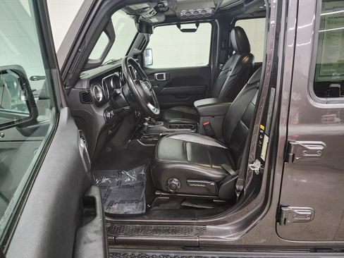 Used 2021 Jeep Wrangler Unlimited Sahara AWD/4WD image 11