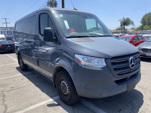 Used 2021 Mercedes-Benz Sprinter 2500 w/ Premium Package image 8
