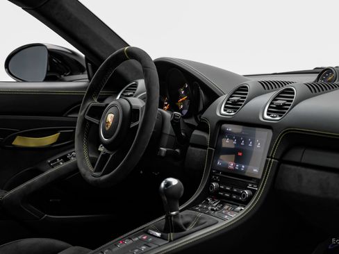 Used 2021 Porsche 718 Cayman GT4 RWD image 53