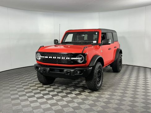 Used 2023 Ford Bronco Wildtrak image 12