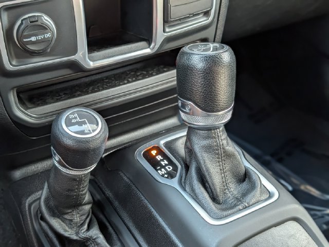 Used 2018 Jeep Wrangler Unlimited Sport AWD/4WD image 16