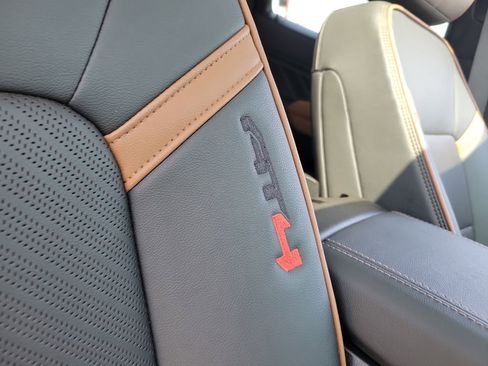 Used 2023 GMC Canyon AT4 w/ AT4 Premium Package AWD/4WD image 20