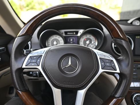 Used 2013 Mercedes-Benz SL 550 image 43