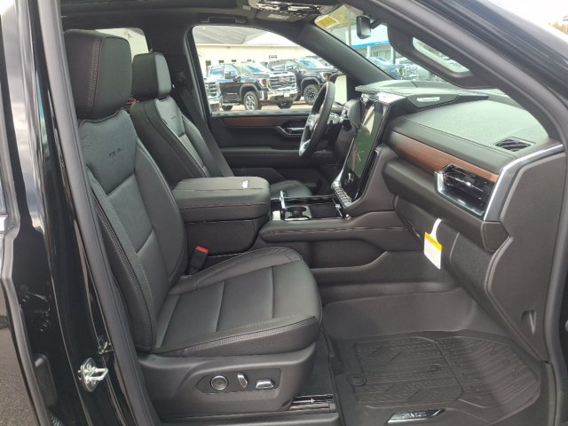 New 2027 GMC Yukon Denali w/ Sun & Power Step Package AWD/4WD image 32