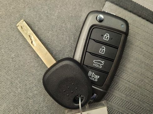 Used 2022 Hyundai Sonata SE w/ Cargo Package image 32