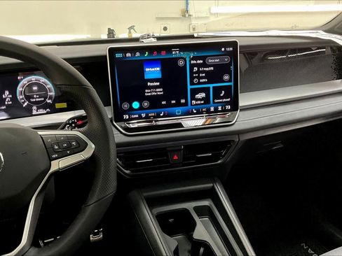 New 2026 Volkswagen Tiguan SE R-Line image 9