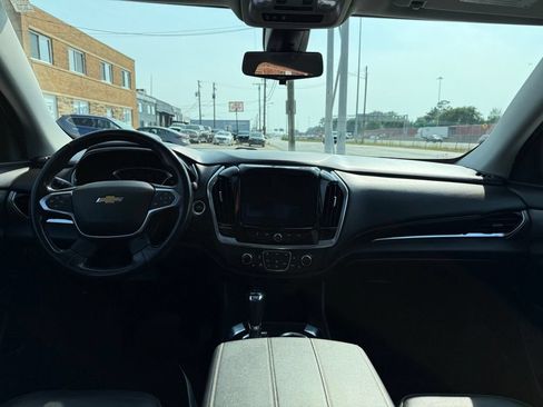 Used 2020 Chevrolet Traverse LT w/ LT Premium Package AWD/4WD image 24