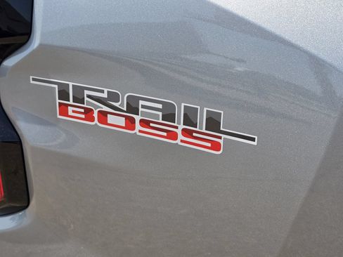 Used 2026 Chevrolet Colorado Trail Boss AWD/4WD image 20
