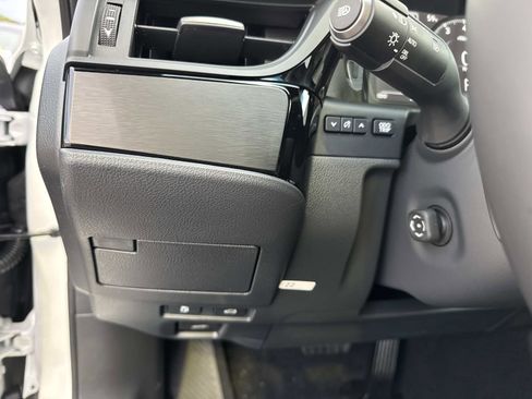 New 2025 Lexus ES 350 w/ Premium Package image 31