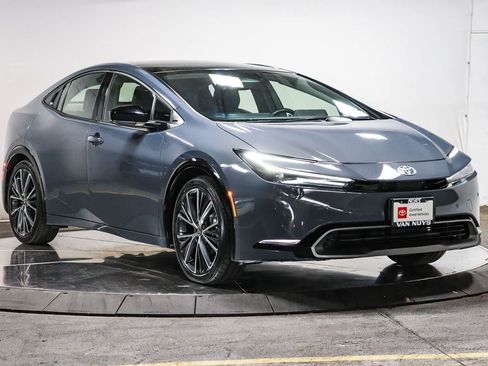 Certified 2026 Toyota Prius XLE FWD image 6