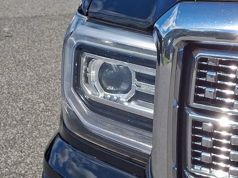 Used 2017 GMC Sierra 1500 Denali w/ Denali Ultimate Package AWD/4WD image 29