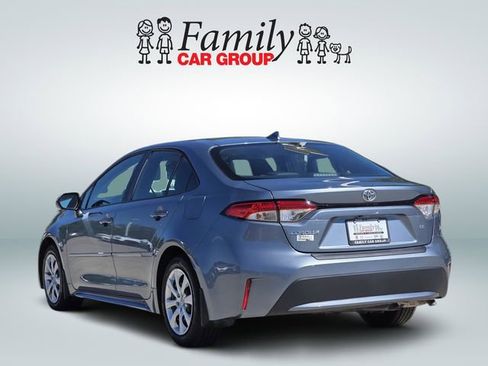 Used 2021 Toyota Corolla LE FWD image 3