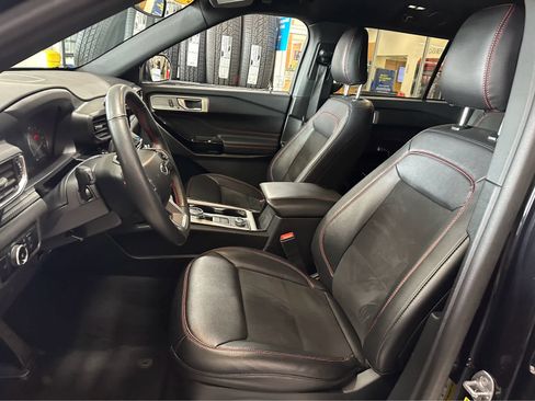 Used 2024 Ford Explorer ST-Line w/ Class IV Trailer Tow Package image 19