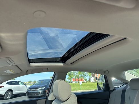 Certified 2024 Honda Accord EX image 28
