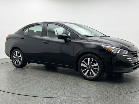 Used 2025 Nissan Versa SV FWD image 3