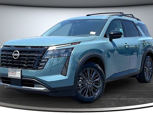 New 2026 Nissan Pathfinder SL FWD image 2
