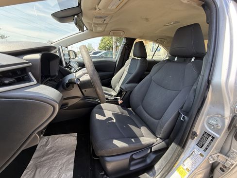 Used 2021 Toyota Corolla LE w/ Carpet Mat Package (TMS) FWD image 9
