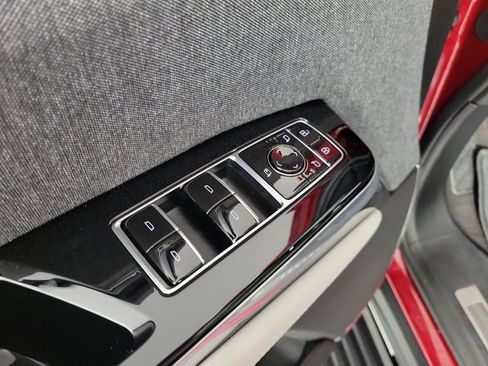 Certified 2025 Cadillac Escalade ESV V AWD/4WD image 20