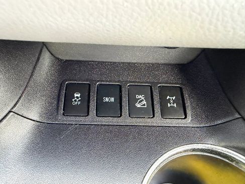 Used 2015 Toyota Highlander XLE AWD/4WD image 28