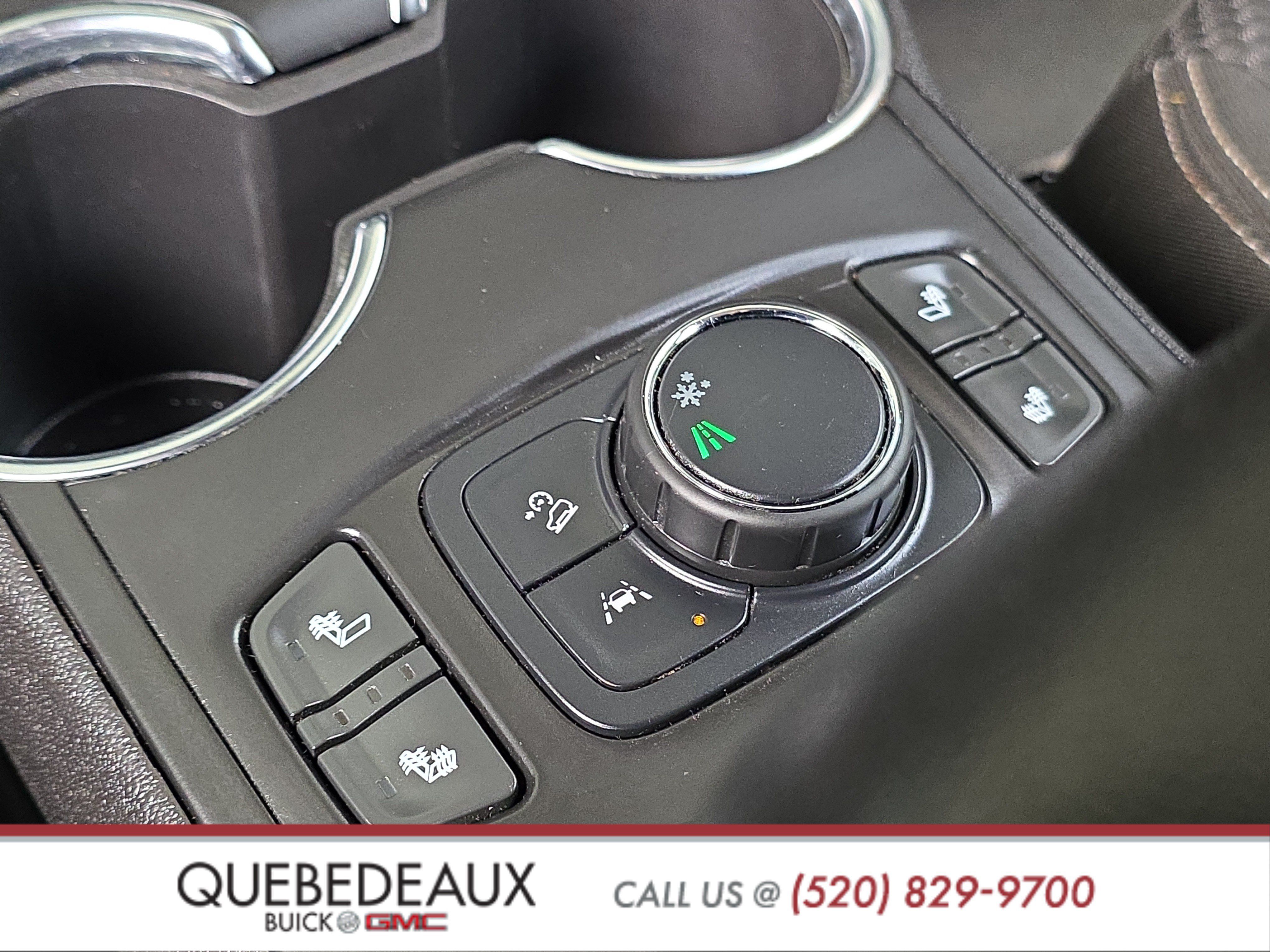 Used 2024 GMC Terrain SLE w/ Driver Convenience Package FWD image 18