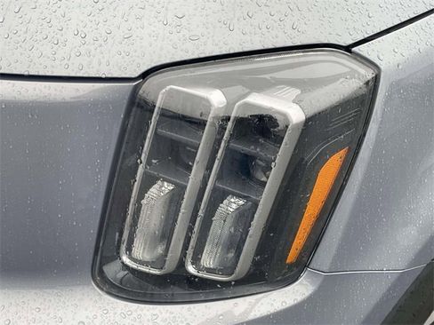 Certified 2024 Kia Telluride EX w/ EX Captain's Chair Package image 14