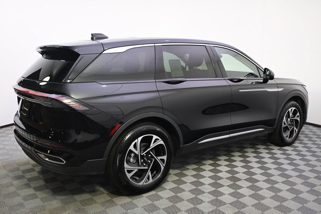 New 2026 Lincoln Nautilus Premier w/ Equipment Group 102A AWD/4WD image 7
