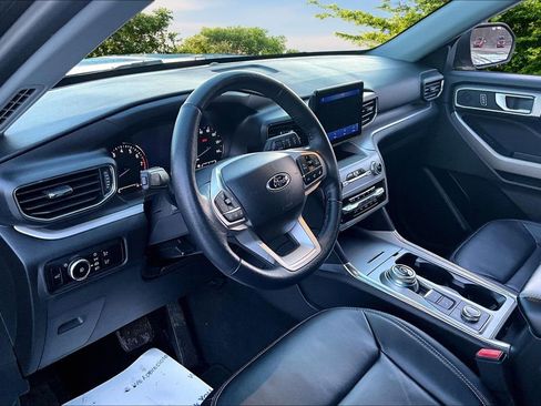 Certified 2023 Ford Explorer XLT w/ Equipment Group 202A image 13