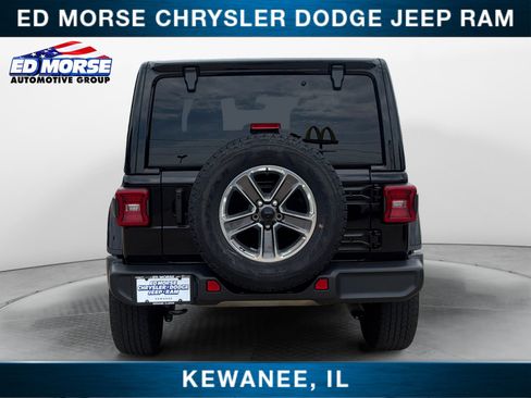 Used 2022 Jeep Wrangler Unlimited Sahara w/ LED Lighting Group AWD/4WD image 4