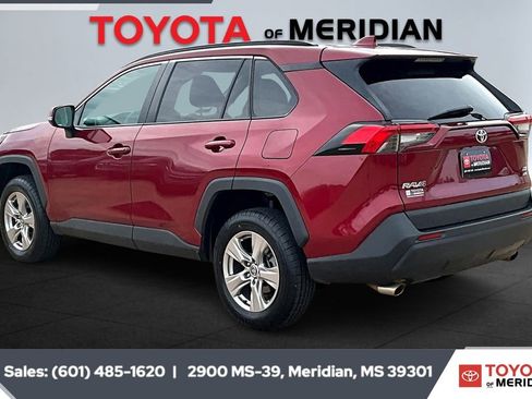 Used 2022 Toyota RAV4 XLE image 2