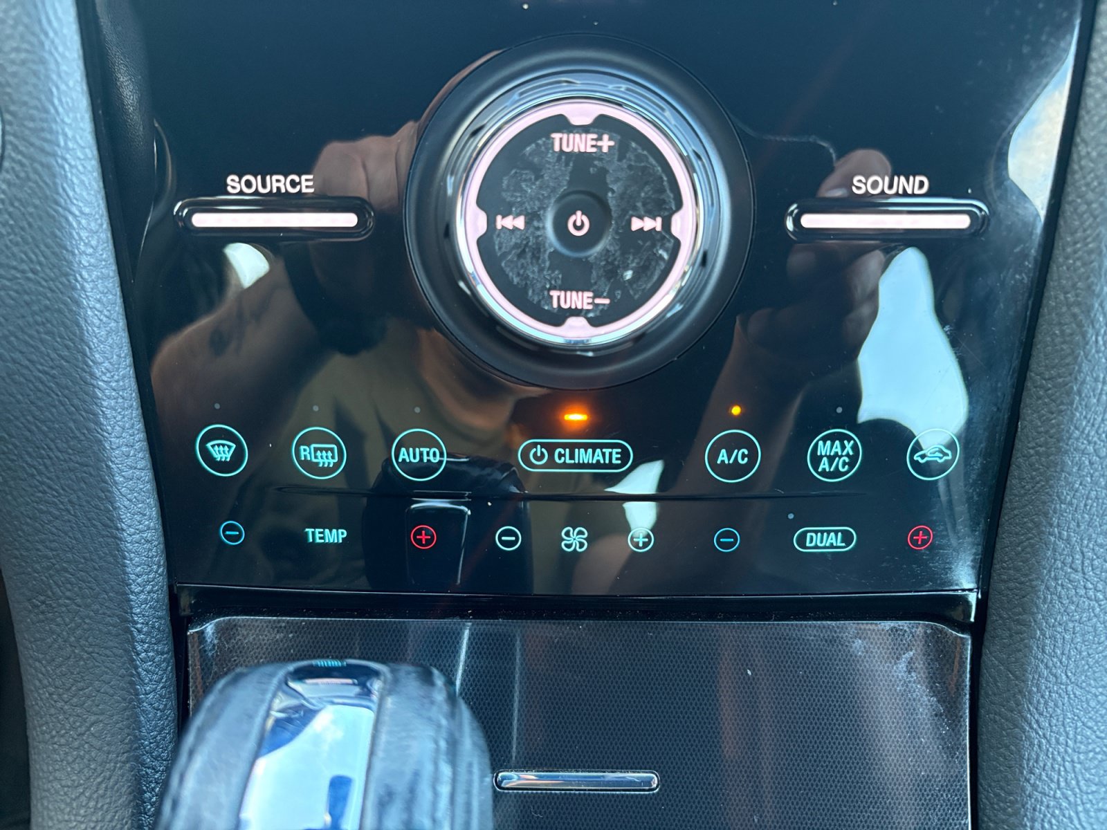 Used 2018 Ford Taurus Limited FWD image 16