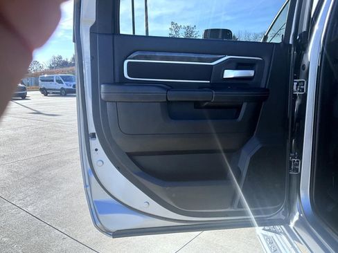 Used 2024 RAM 2500 Big Horn image 18