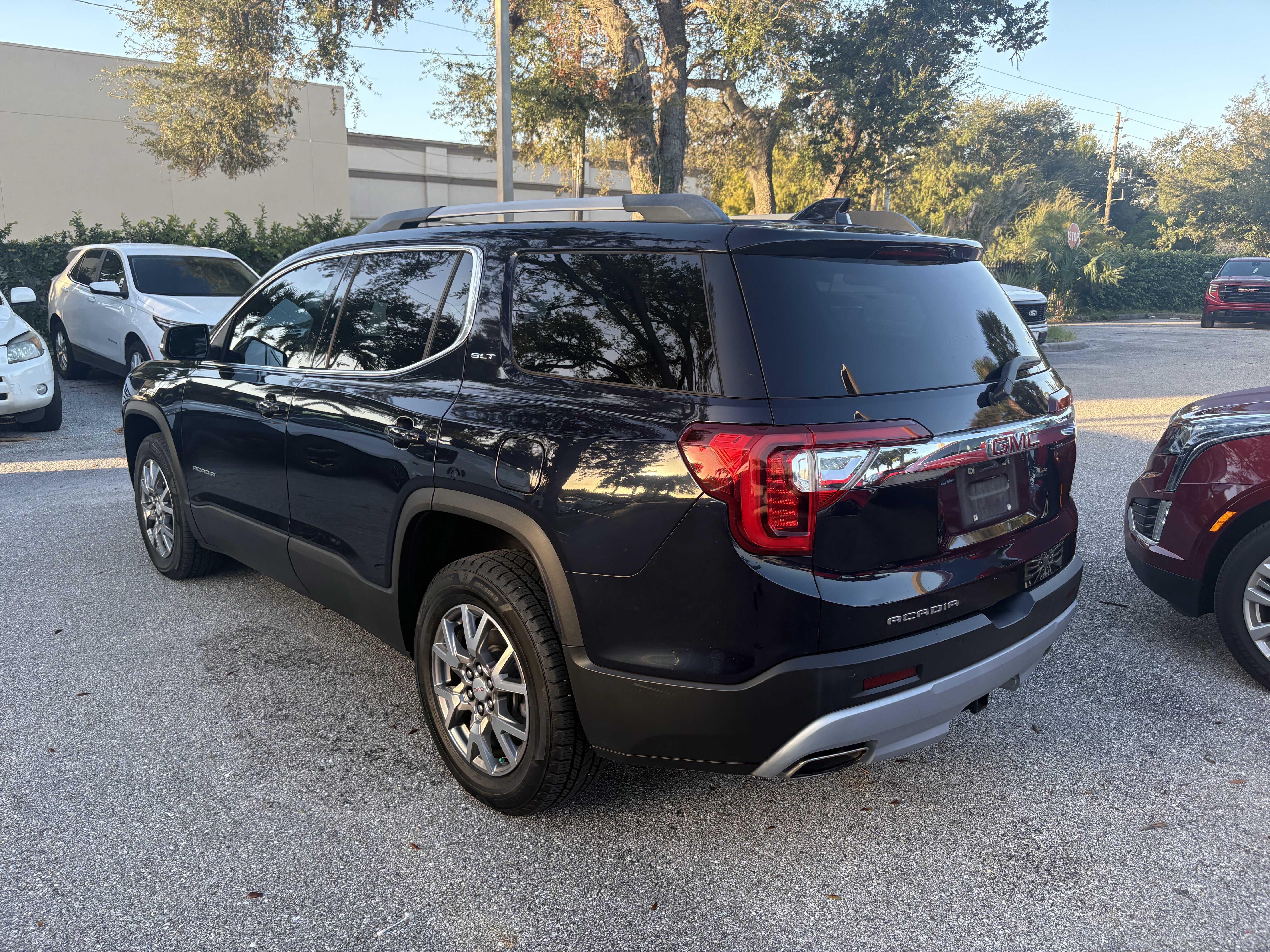 Certified 2021 GMC Acadia SLT w/ Preferred Package FWD image 5