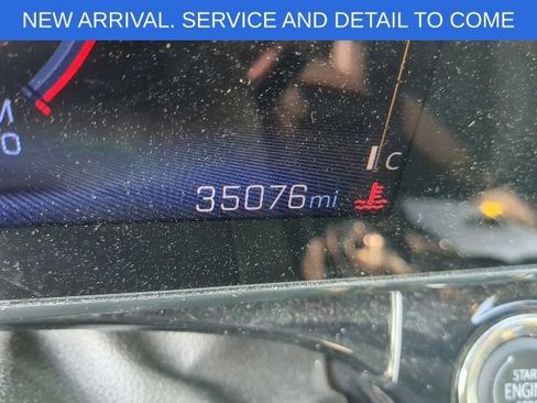 Certified 2025 Chevrolet Trax RS w/ Sunroof Package FWD image 2