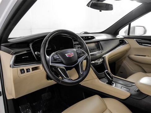 Used 2017 Cadillac XT5 FWD w/ LPO, Wheel Lock Package image 2