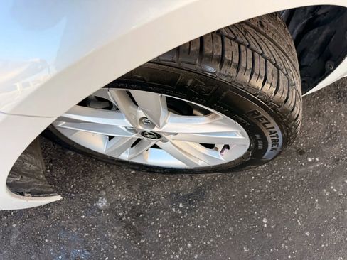 Used 2021 Toyota Corolla SE image 37