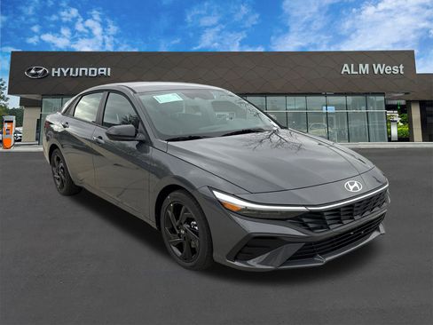 New 2026 Hyundai Elantra Sport FWD image 4