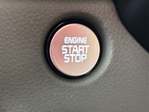 New 2026 Kia Carnival EX image 24