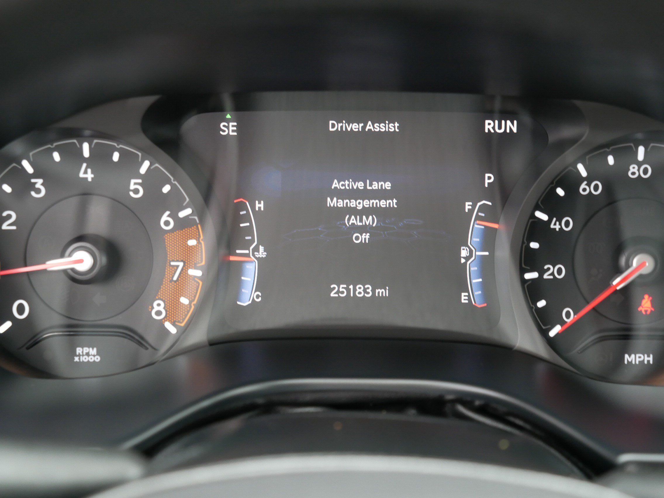 Used 2025 Jeep Compass Latitude w/ Convenience Group AWD/4WD image 21