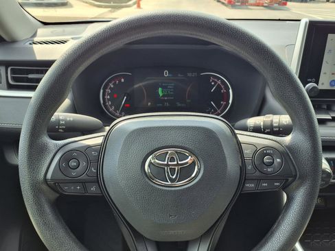 Certified 2025 Toyota RAV4 XLE image 33