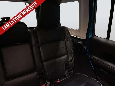 Used 2019 Jeep Wrangler Unlimited Sahara AWD/4WD image 28