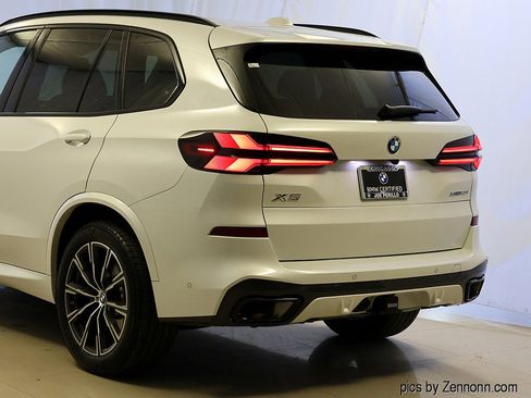 Certified 2025 BMW X5 xDrive40i w/ M Sport Package AWD/4WD image 8