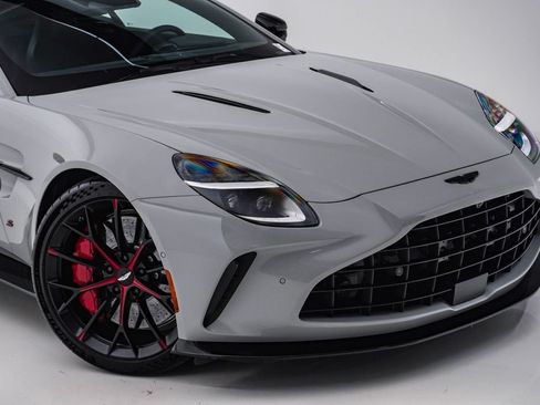 Used 2026 Aston Martin V8 Vantage S RWD image 4
