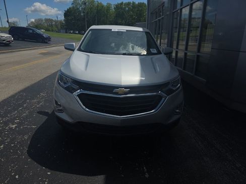 Used 2021 Chevrolet Equinox LT FWD image 2
