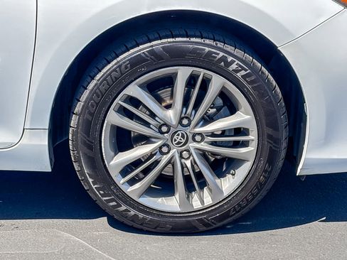 Used 2015 Toyota Camry SE FWD image 9