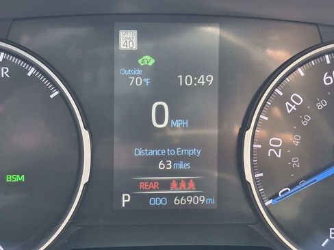 Used 2022 Toyota RAV4 XLE image 15