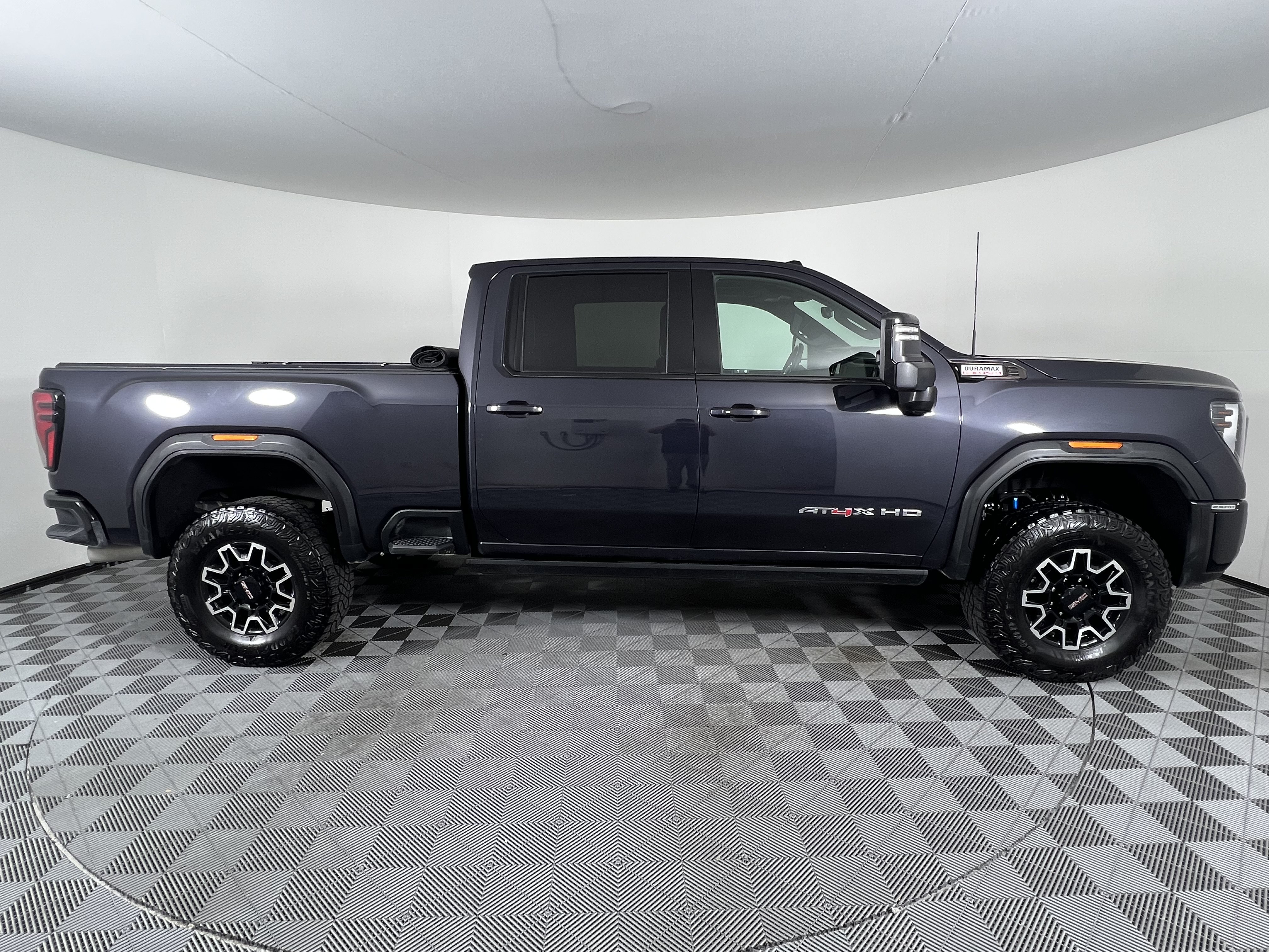 Used 2024 GMC Sierra 2500 AT4X AWD/4WD image 14