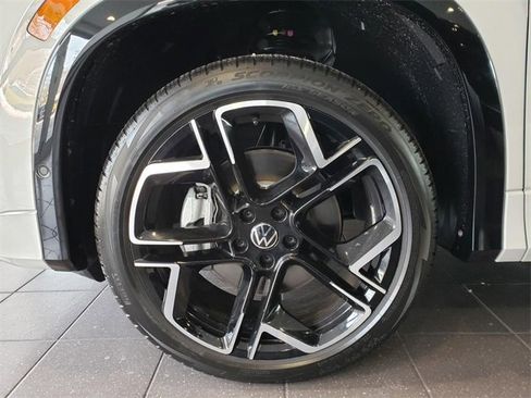 New 2026 Volkswagen Tiguan SEL R-Line image 12