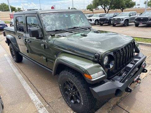 Used 2021 Jeep Gladiator Sport AWD/4WD image 2