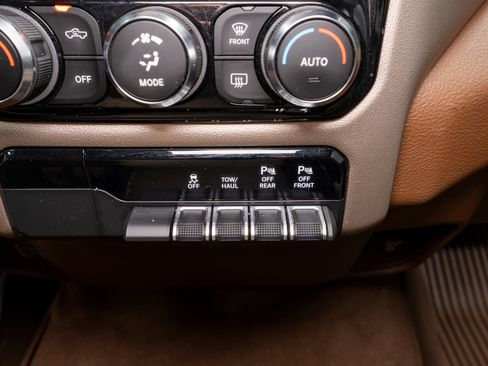 Used 2020 RAM 1500 Laramie image 25